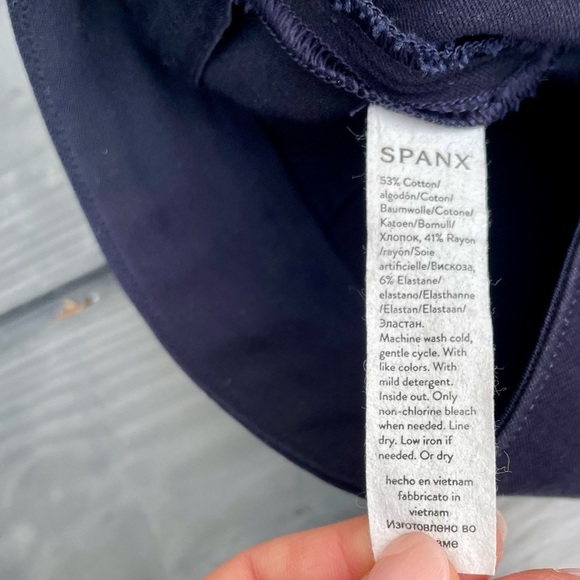 SPANX Polished Kick Flare Pant in Classic Navy Size Large Petite - Picture 11 of 12